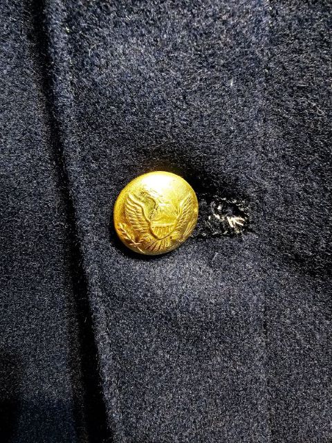 child US Sack coat_button detail